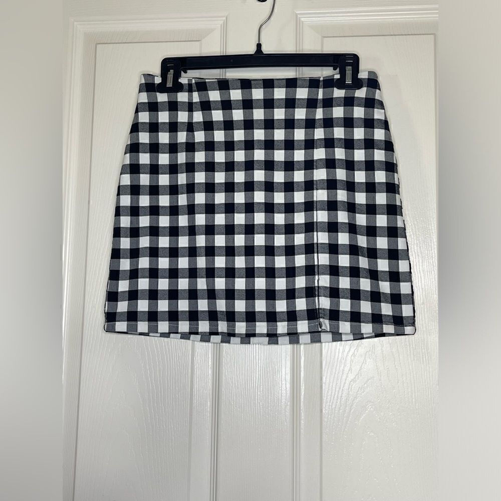 Forever 21 gingham plaid black and white check skirt size M